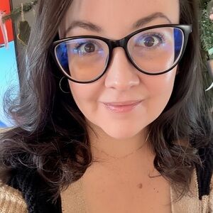 Meet your Posher, Celina